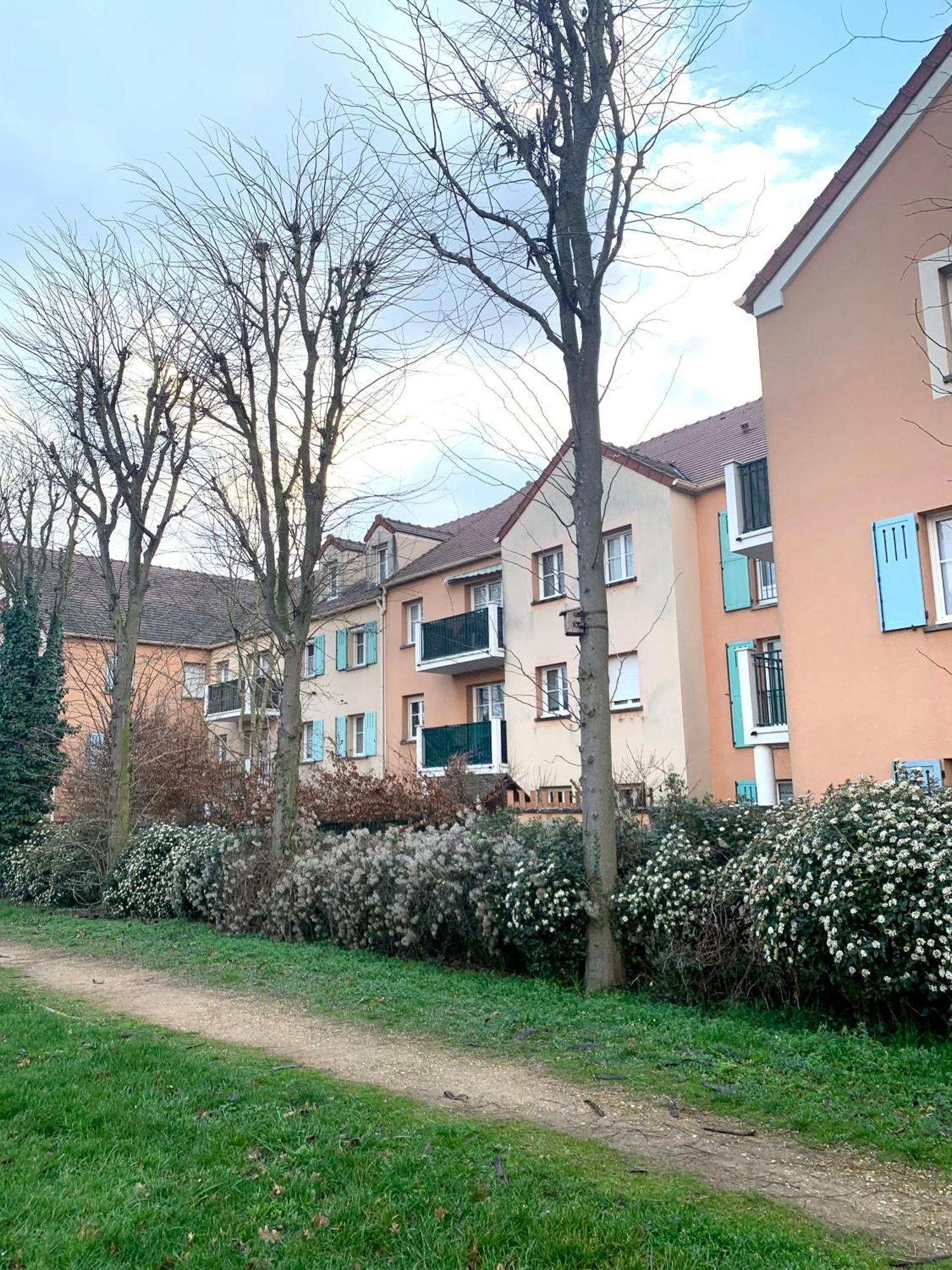 Grand F3 - Emplacement D'Or Proche Paris Et Versailles Plaisir Exterior foto